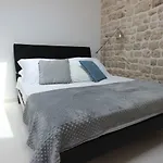 4K Centre Apartment