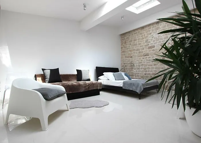 4K Centre Apartment